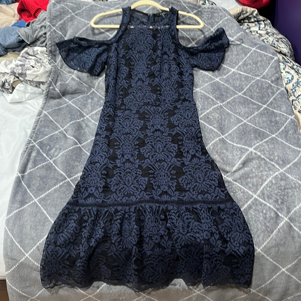 Long dress with cold shoulders